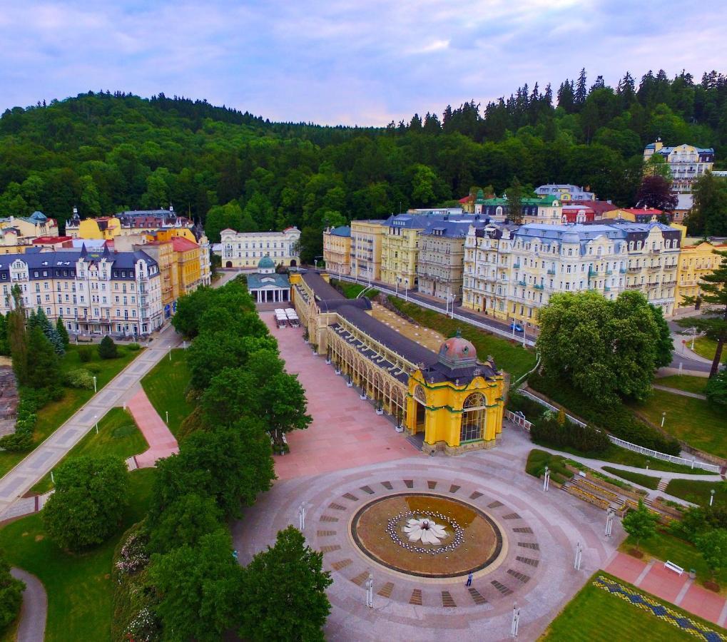 Gourmet Hotel Villa Patriot Marianske Lazne Exterior photo