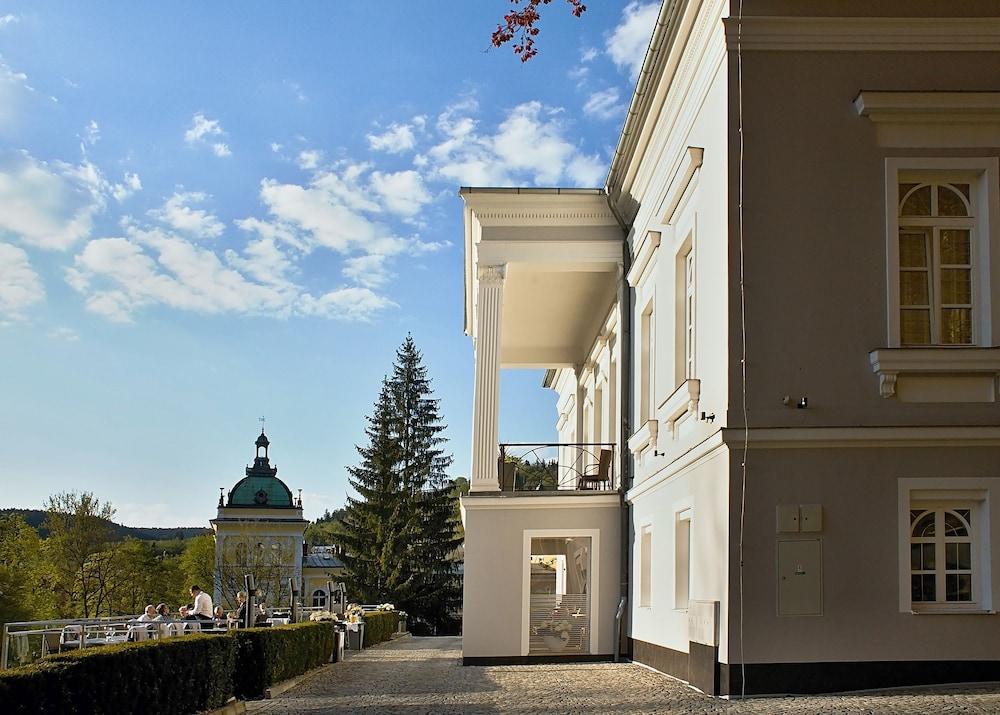 Gourmet Hotel Villa Patriot Marianske Lazne Exterior photo