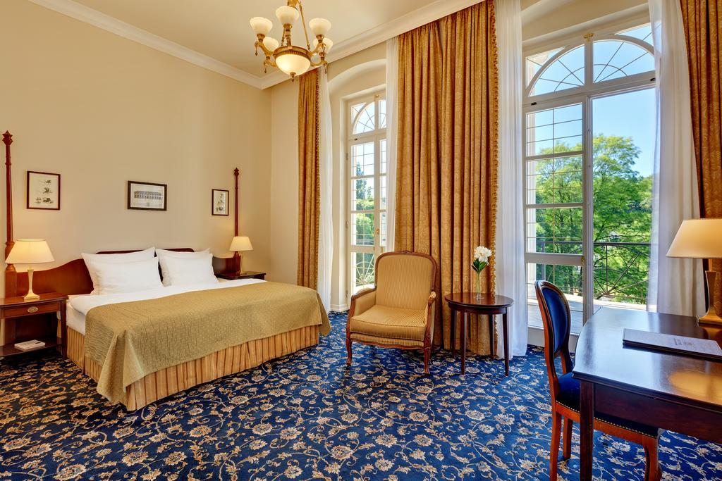 Gourmet Hotel Villa Patriot Marianske Lazne Exterior photo